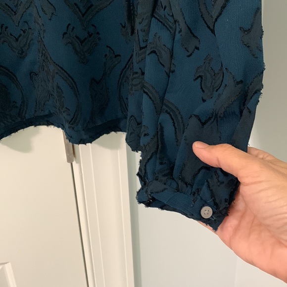 Teal and Black LOFT Top SP Made in Indonesia - Picture 4 of 6